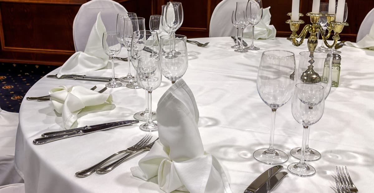 White Napkin: The Minimalist Detail That Makes a Big Statement