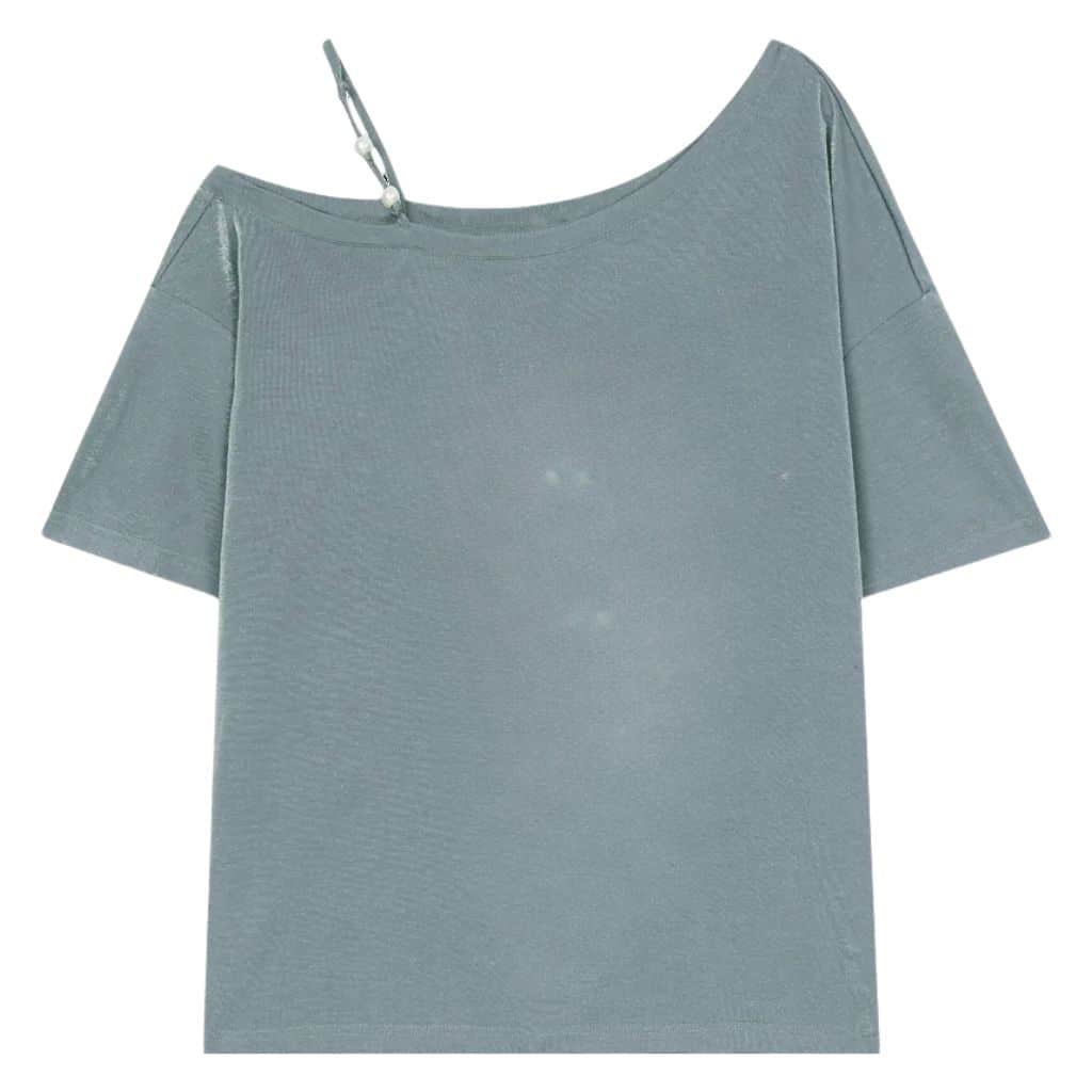Best T-shirt for a Flirty, Summer Look. Off shoulder half sleeve t-shirt for women.