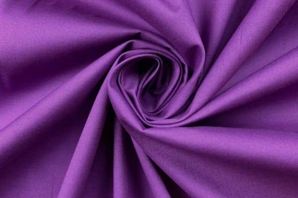 the clothes of stretch poplin fabric.