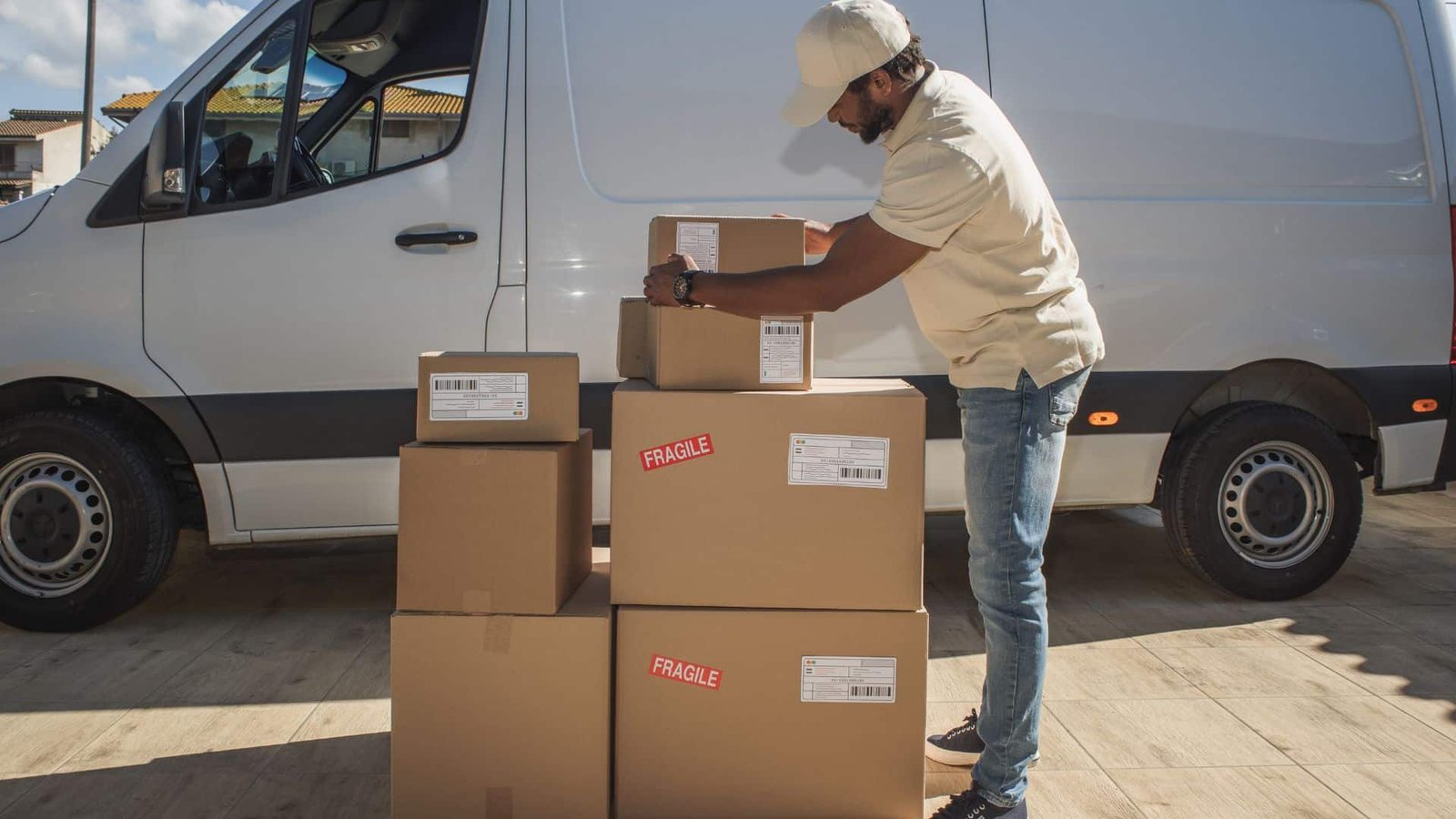 Global shipping for Balaclava Mask in USA – Fast and reliable delivery services for bulk orders.